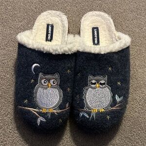 Lands' End Dark Gray Owl Embroidered Slippers